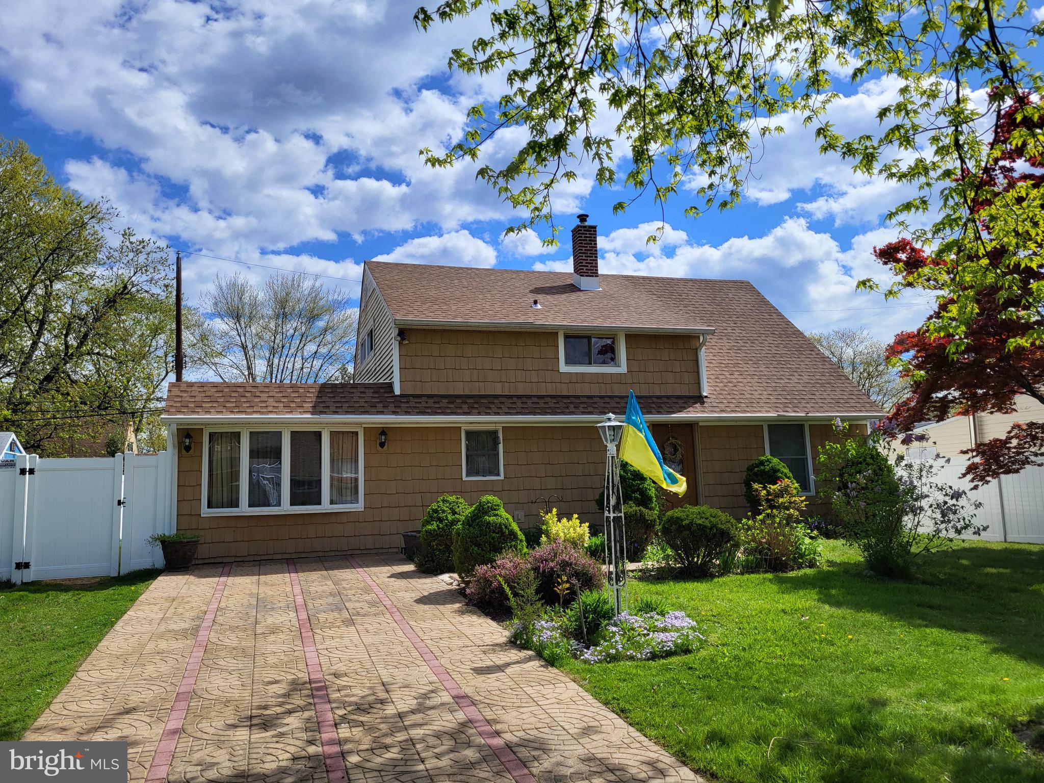 28 Grapevine Road Levittown, PA 19057 - Photo 2 of 27