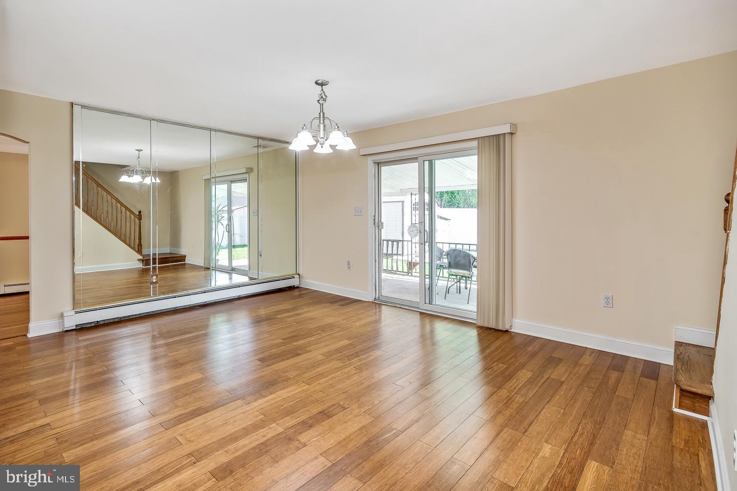 28 Grapevine Road Levittown, PA 19057 - Photo 5 of 27