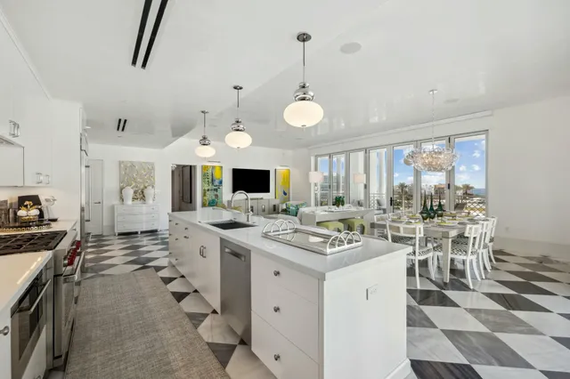 $3,495,000 | 27 Admiralty Row, Unit 302, Alys Beach, FL 32461
