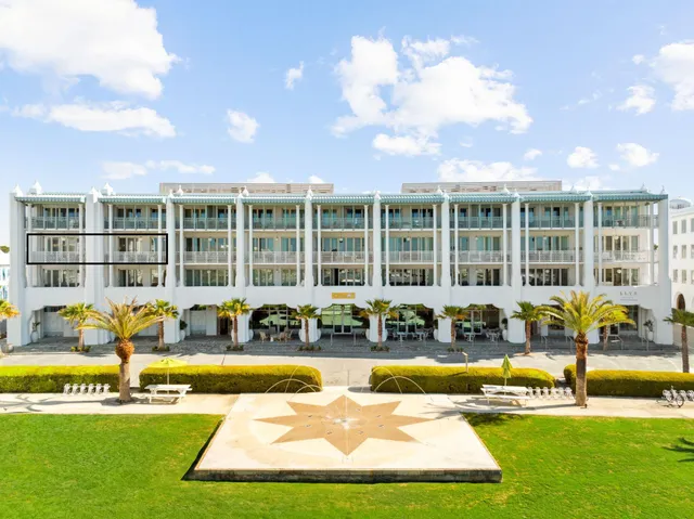 $3,495,000 | 27 Admiralty Row, Unit 302, Alys Beach, FL 32461