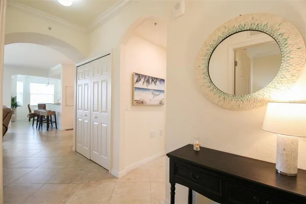 a view of a livingroom with furniture