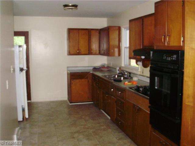 1508 Cook Street High Point, NC 27262 - Photo 6 of 12 Kitchen.