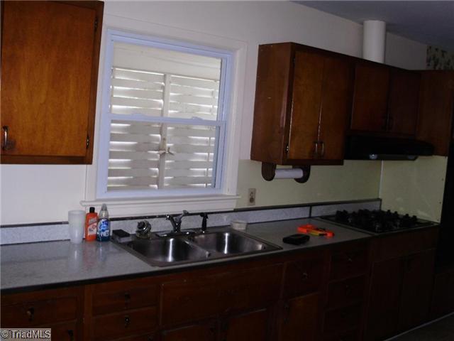 1508 Cook Street High Point, NC 27262 - Photo 7 of 12 Kitchen.