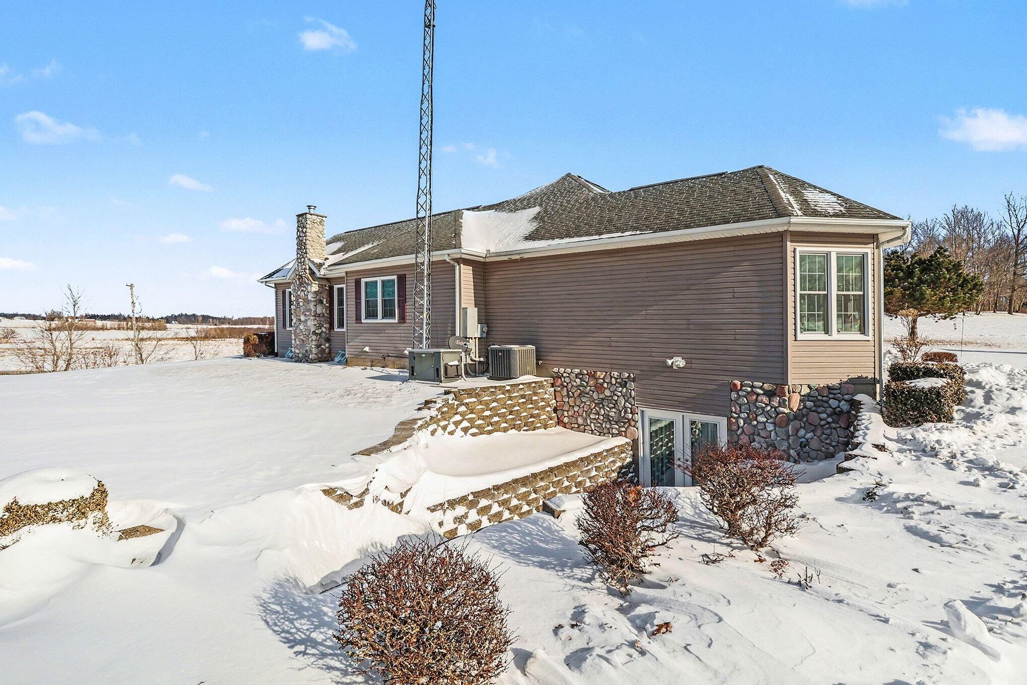 839 East Girard Road Quincy, MI 49082 - Photo 26 of 36 025_file_2333