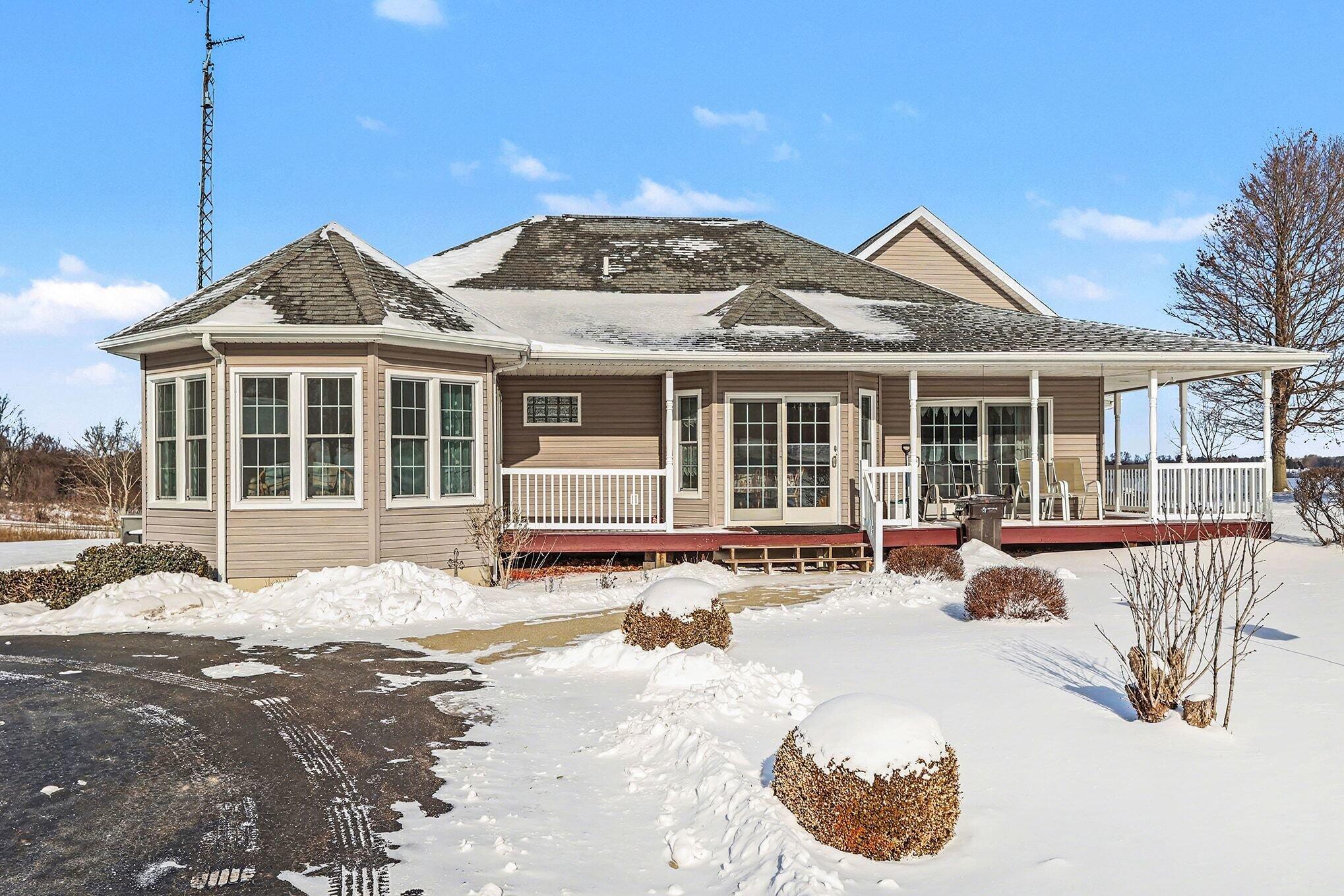 839 East Girard Road Quincy, MI 49082 - Photo 4 of 36 003_file_9616
