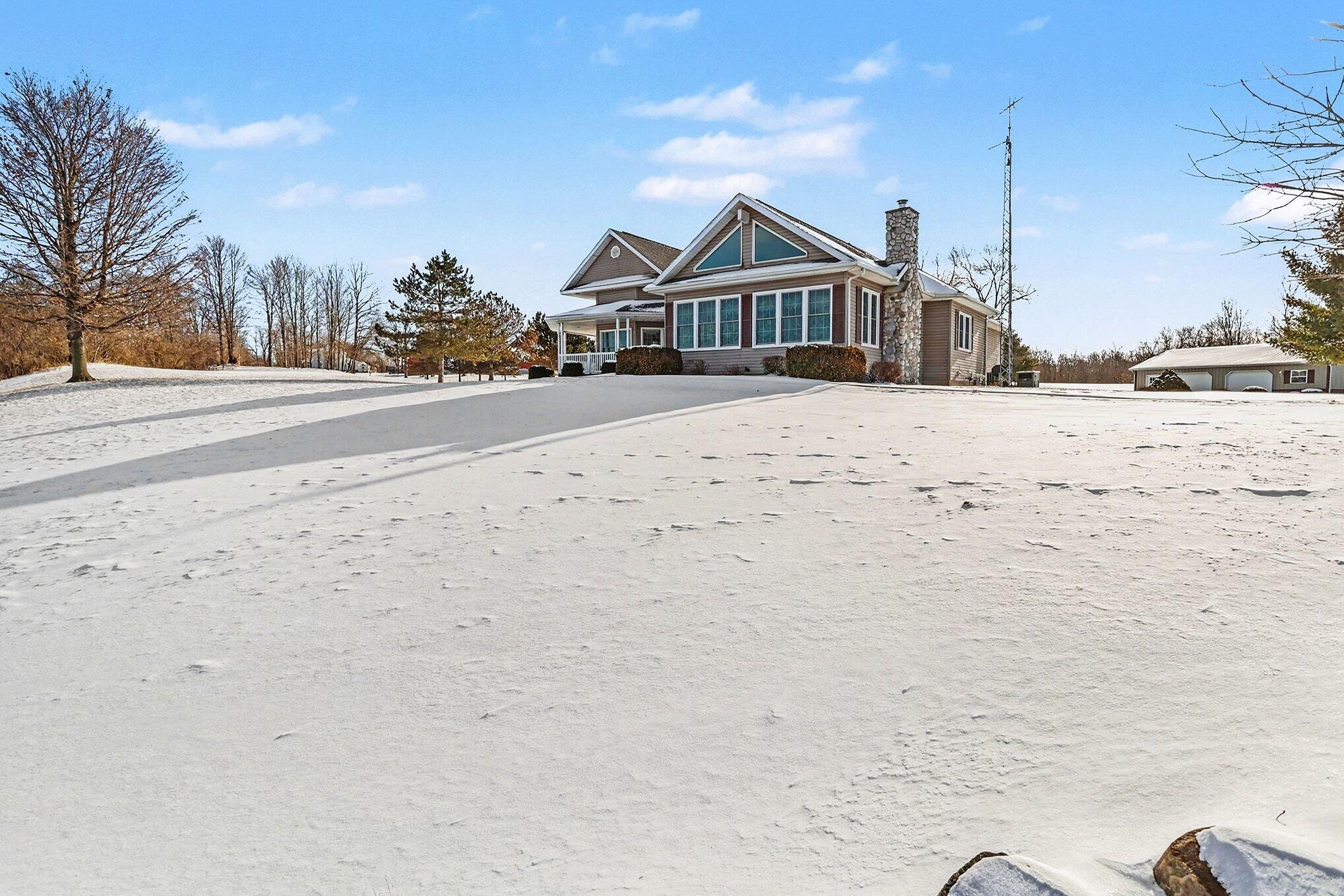 839 East Girard Road Quincy, MI 49082 - Photo 5 of 36 004_file_7481