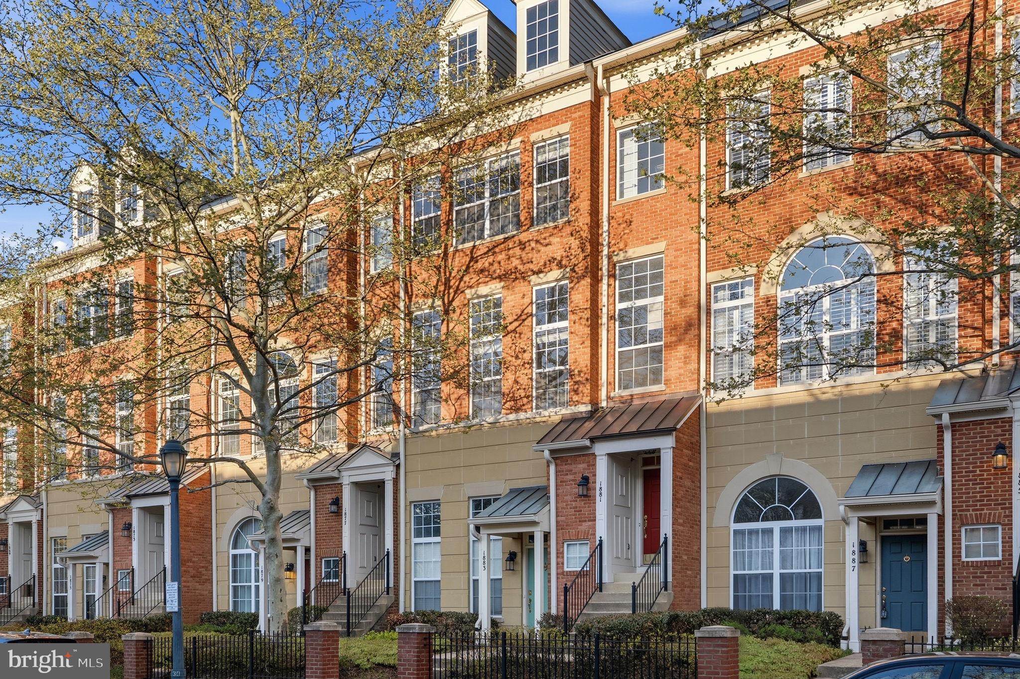 1881 Crescent Park Drive Reston, VA 20190 - Photo 2 of 43