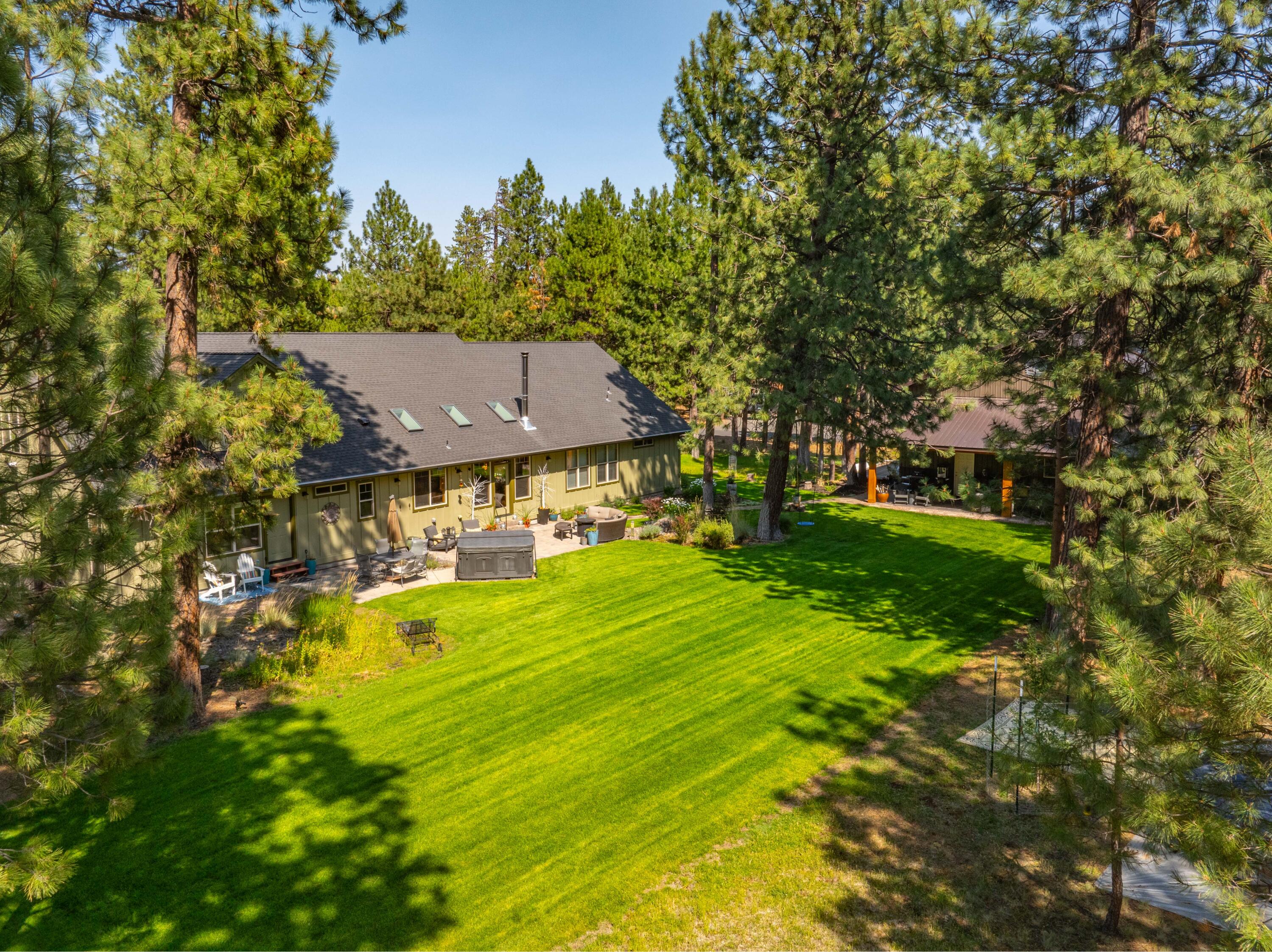 14597 Bluegrass Loop Sisters, OR 97759 - Photo 2 of 62 Gallery Image 2