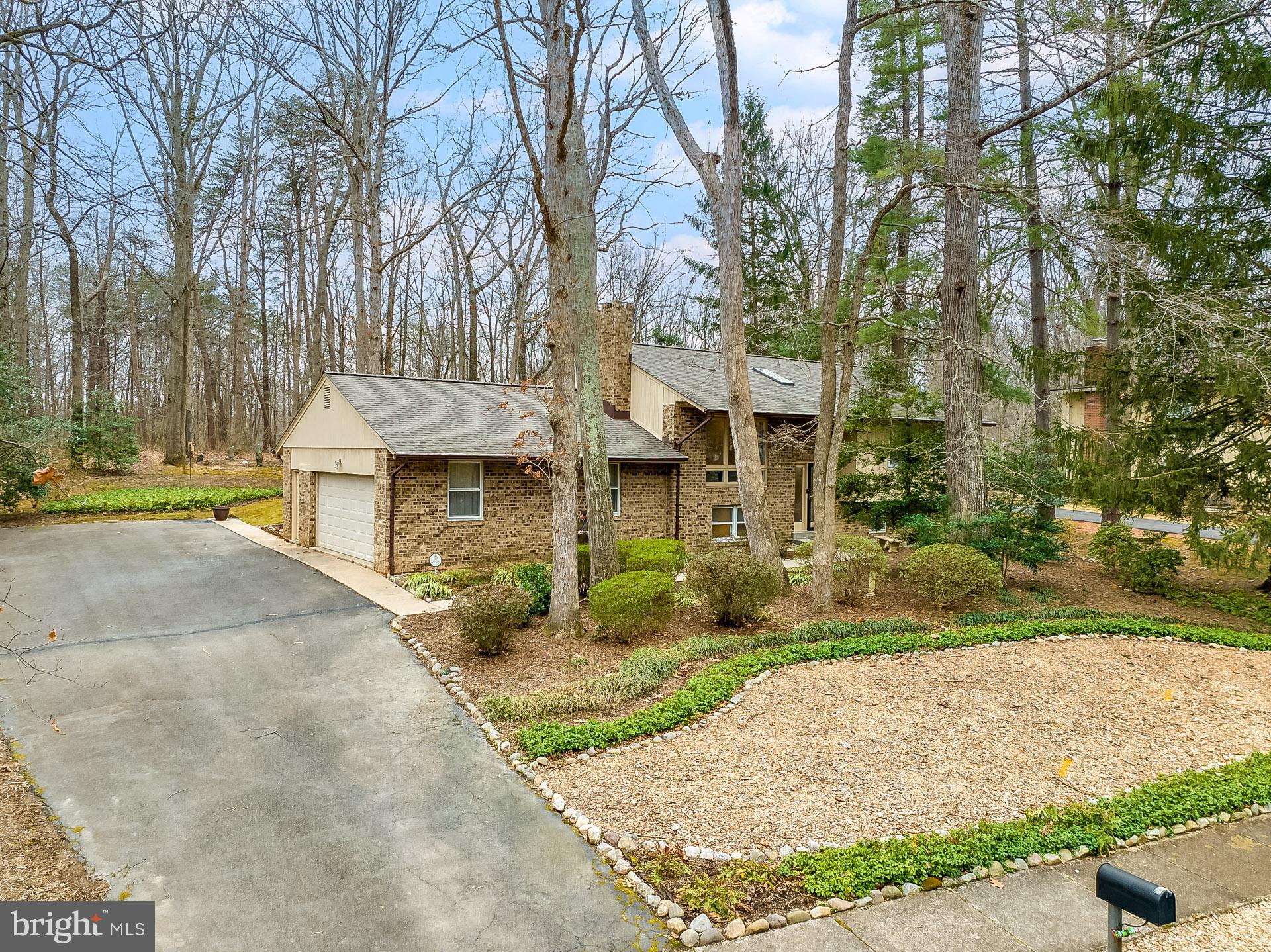 10905 Thanlet Lane Reston, VA 20190 - Photo 1 of 30