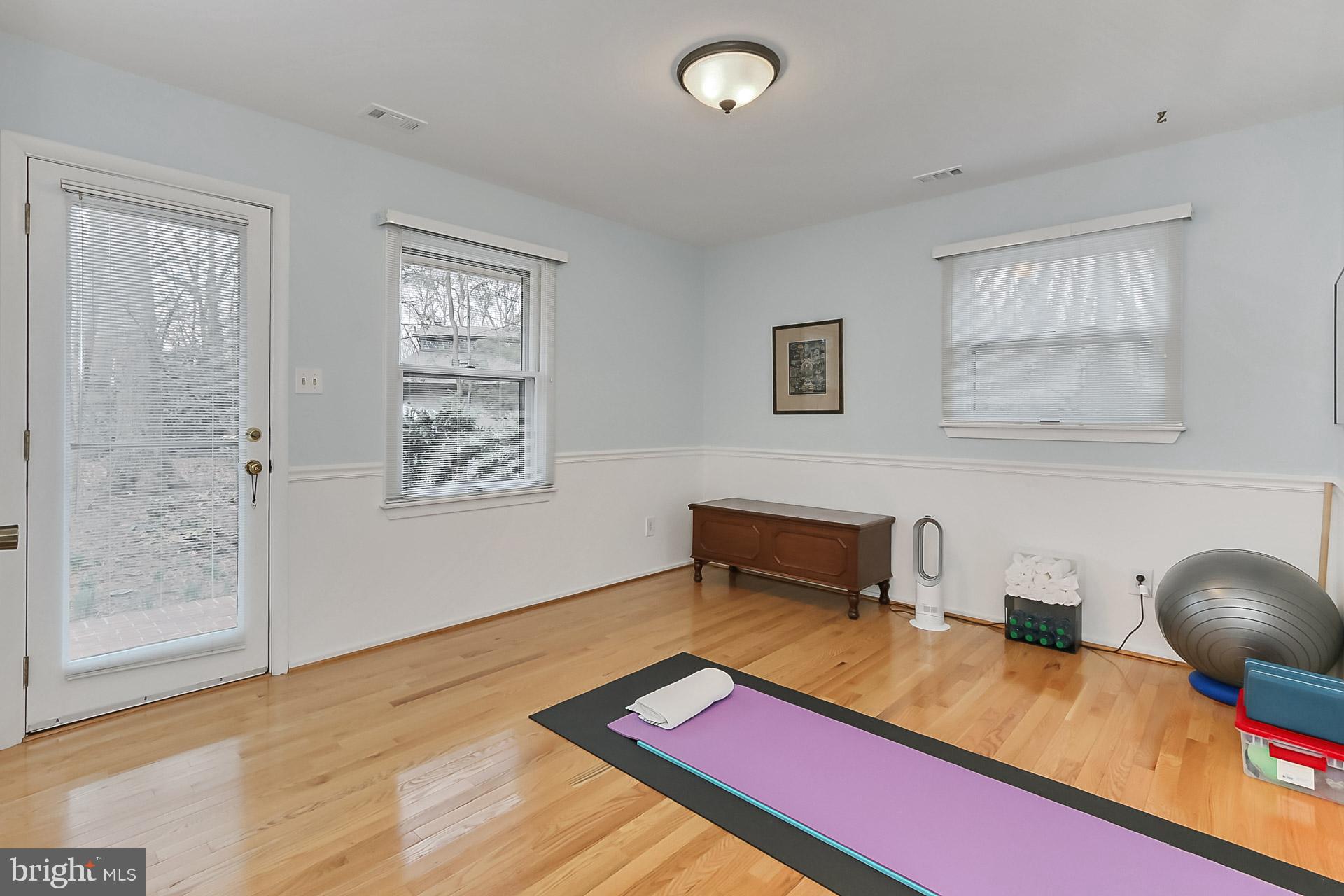 10905 Thanlet Lane Reston, VA 20190 - Photo 17 of 30