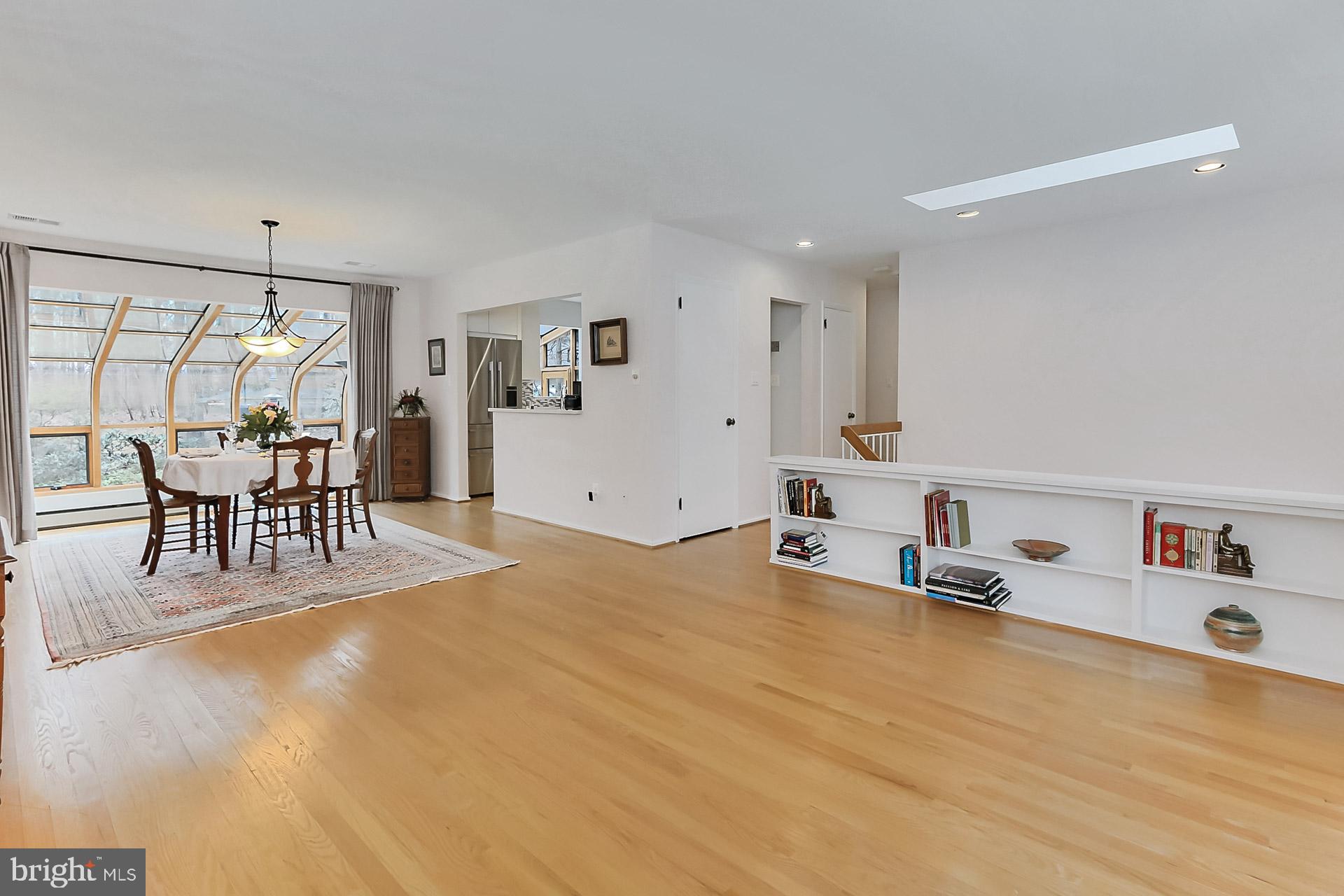10905 Thanlet Lane Reston, VA 20190 - Photo 5 of 30