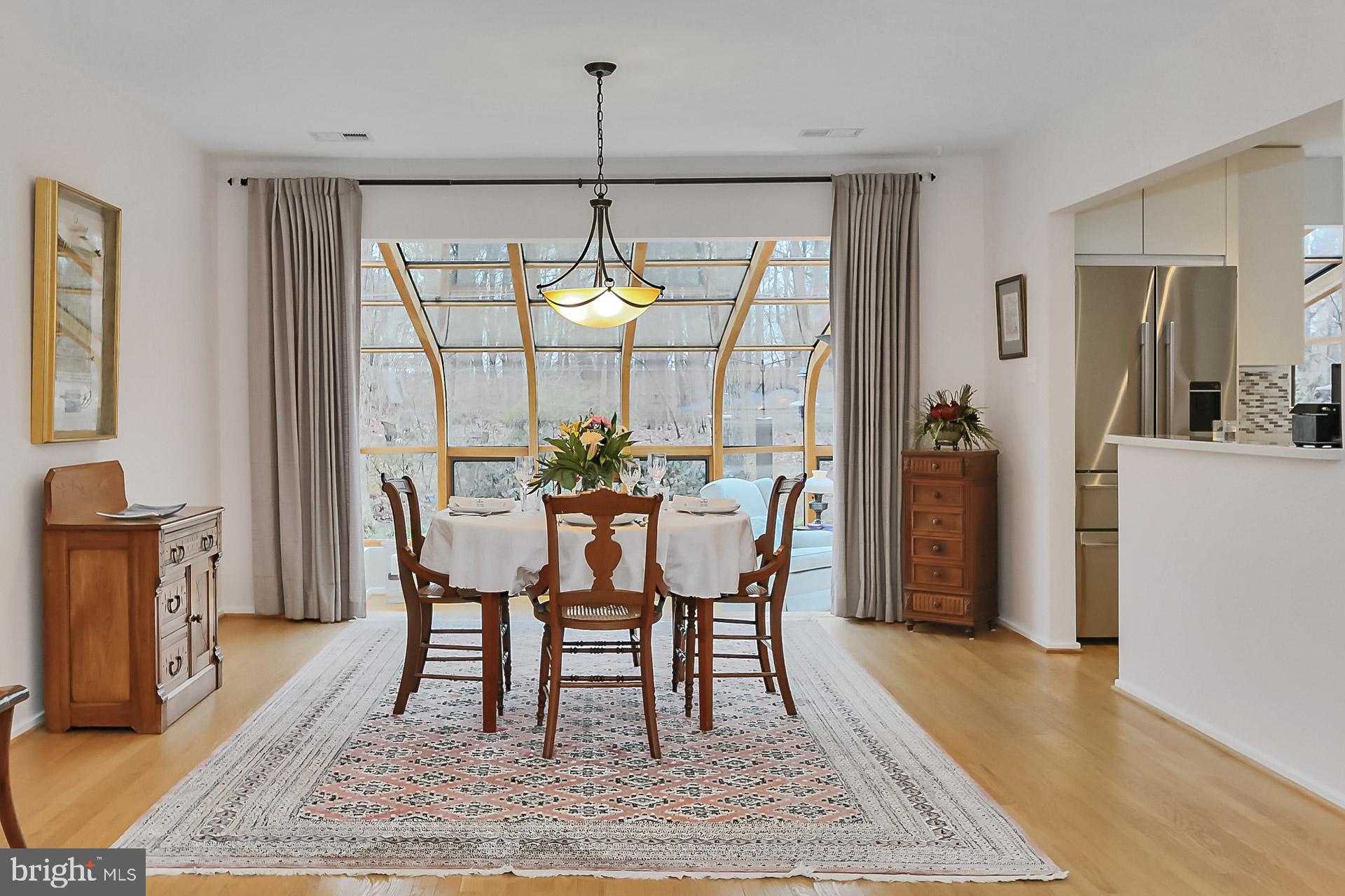 10905 Thanlet Lane Reston, VA 20190 - Photo 6 of 30