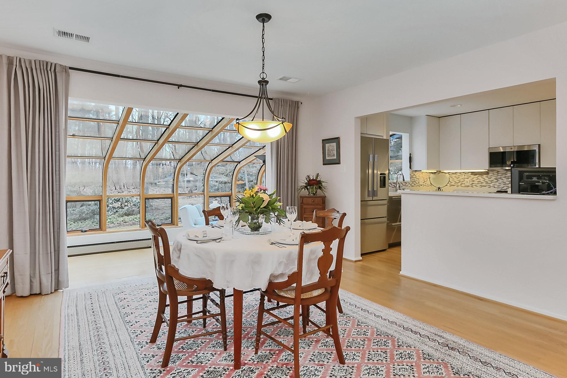 10905 Thanlet Lane Reston, VA 20190 - Photo 7 of 30