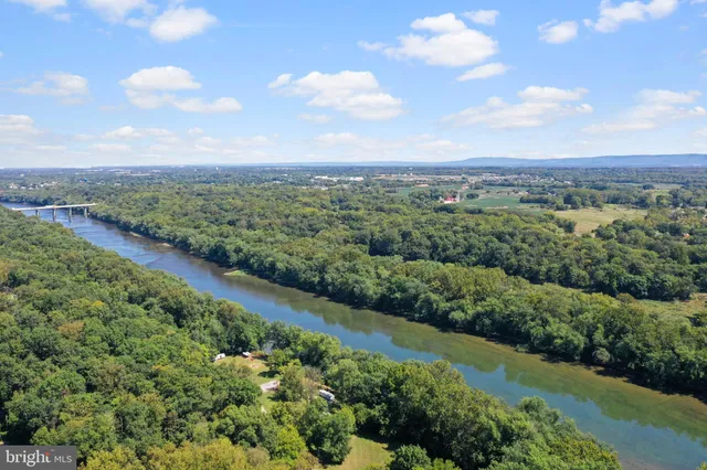 $478,000 | 197 Triumphant Way, Falling Waters, WV 25419