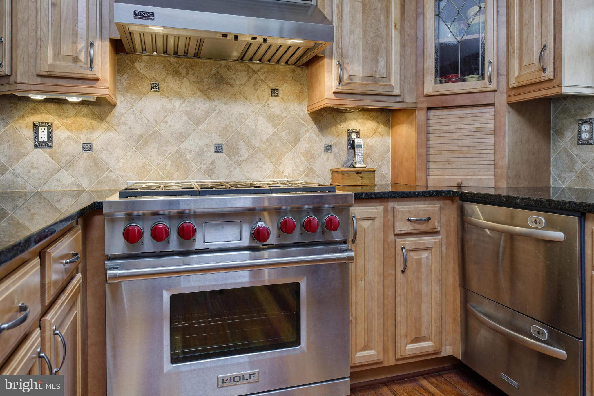 20583 Gleedsville Road Leesburg, VA 20175 - Photo 14 of 30 6 burner Wolf stove with Viking hood