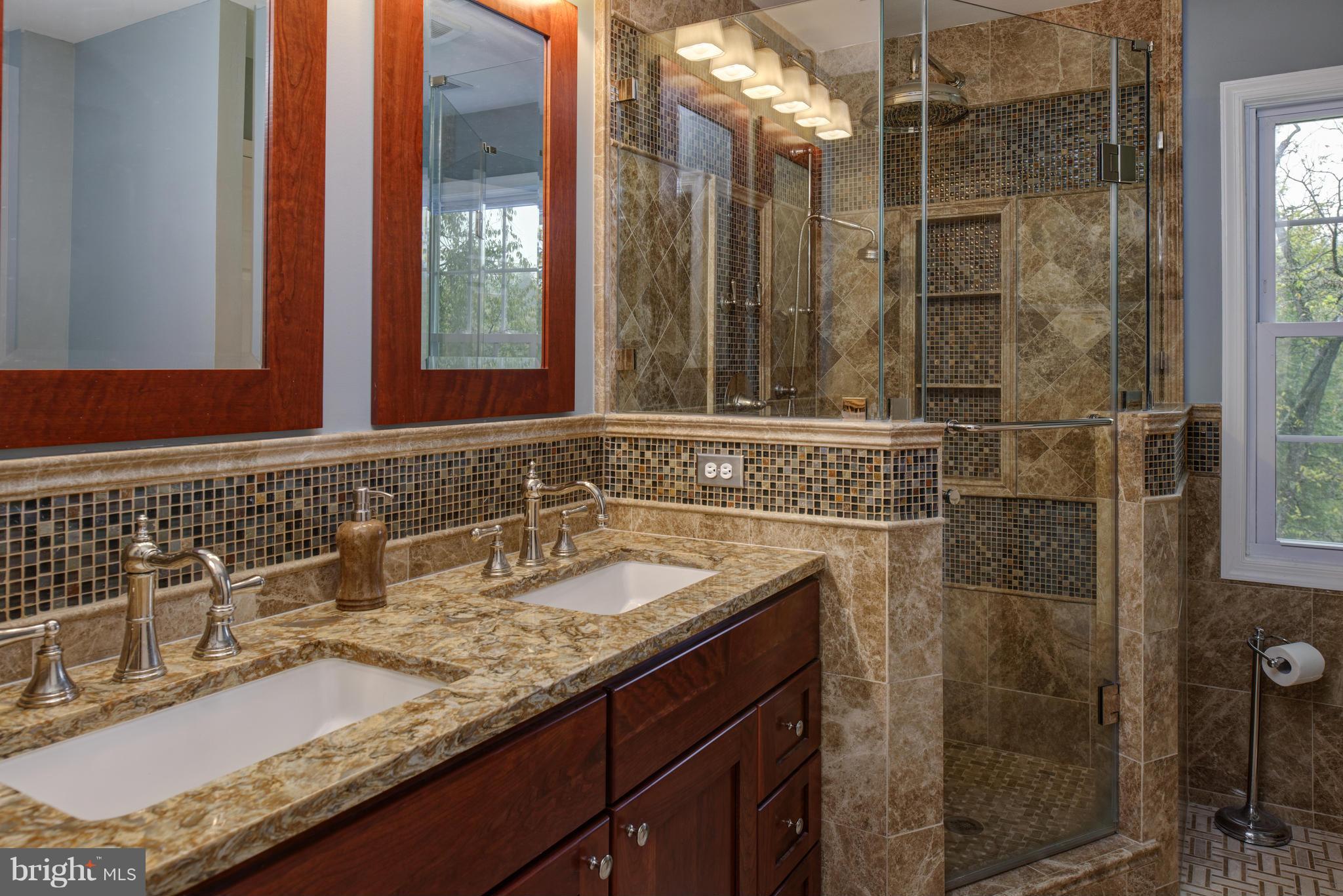 20583 Gleedsville Road Leesburg, VA 20175 - Photo 19 of 30 Hall Master Bath