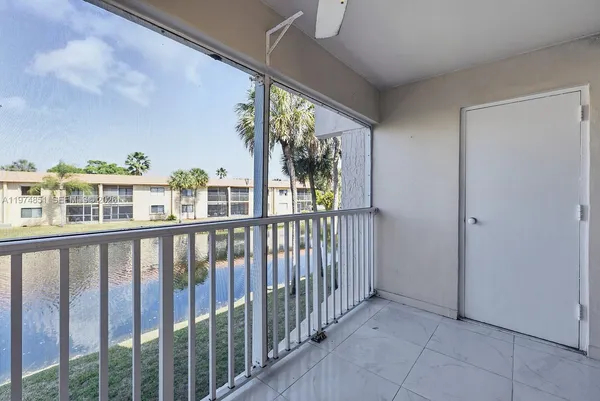 $2,000 | 140 Lakeview Drive, Unit 203, Weston, FL 33326