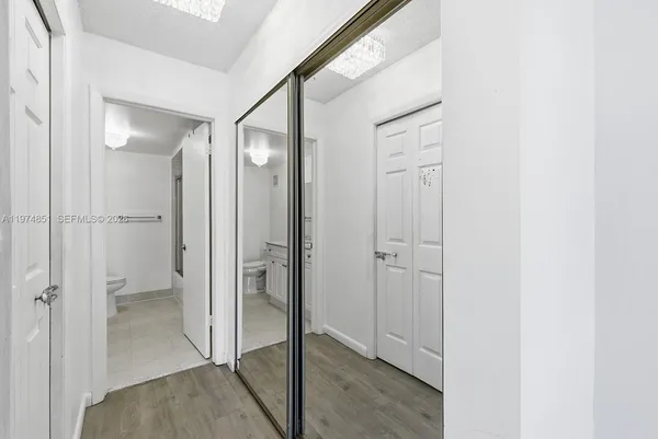 $2,000 | 140 Lakeview Drive, Unit 203, Weston, FL 33326