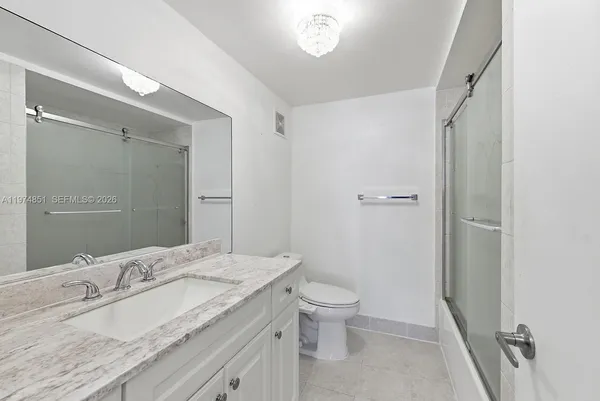 $2,000 | 140 Lakeview Drive, Unit 203, Weston, FL 33326