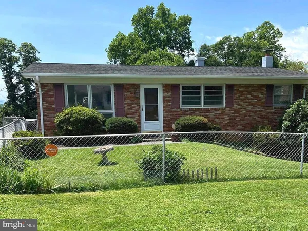 $375,000 | 800 West 15th Street, Front Royal, VA 22630