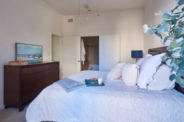 $688,888 | 488 East Ocean Boulevard, Unit 614, Long Beach, CA 90802