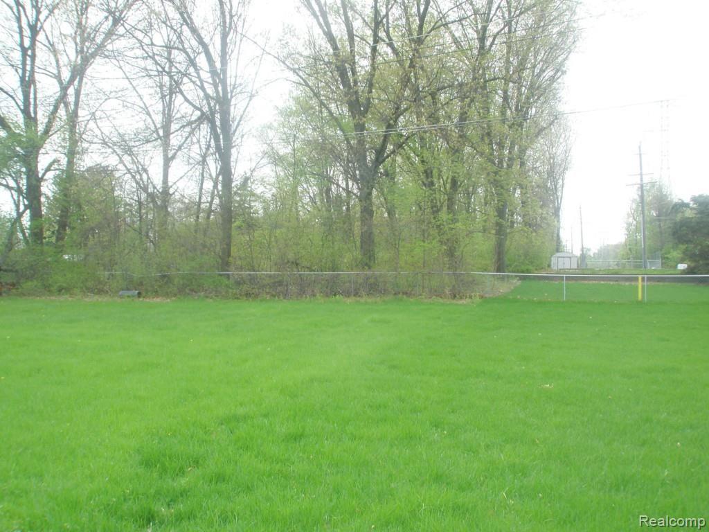 1410 John R Road Rochester, MI 48307 - Photo 12 of 34 BIG ENOUGH TO PLAY BASEBALL
