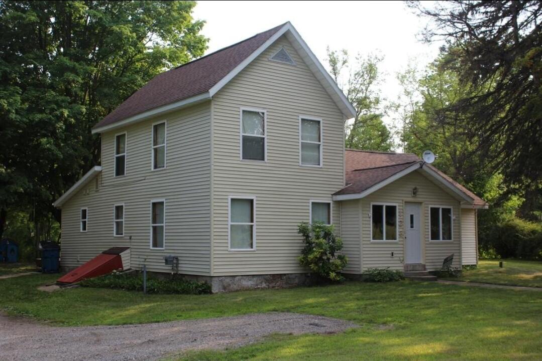 123 West Walnut Street Stanton, MI 48888 - Photo 2 of 10 Screenshot_20260411_082634_Flexmls Pro