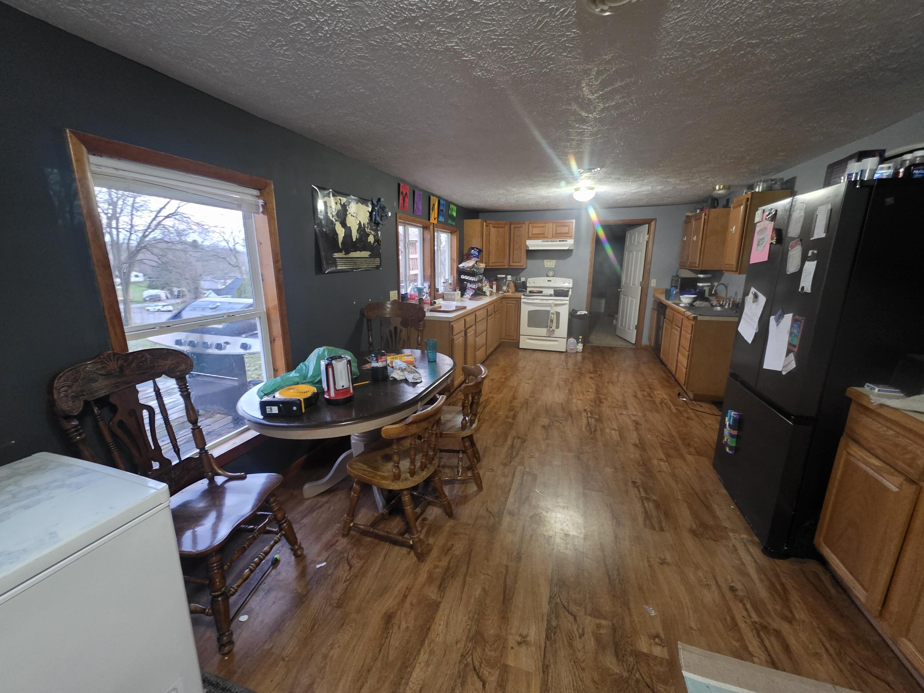 123 West Walnut Street Stanton, MI 48888 - Photo 7 of 10 20260413_195338