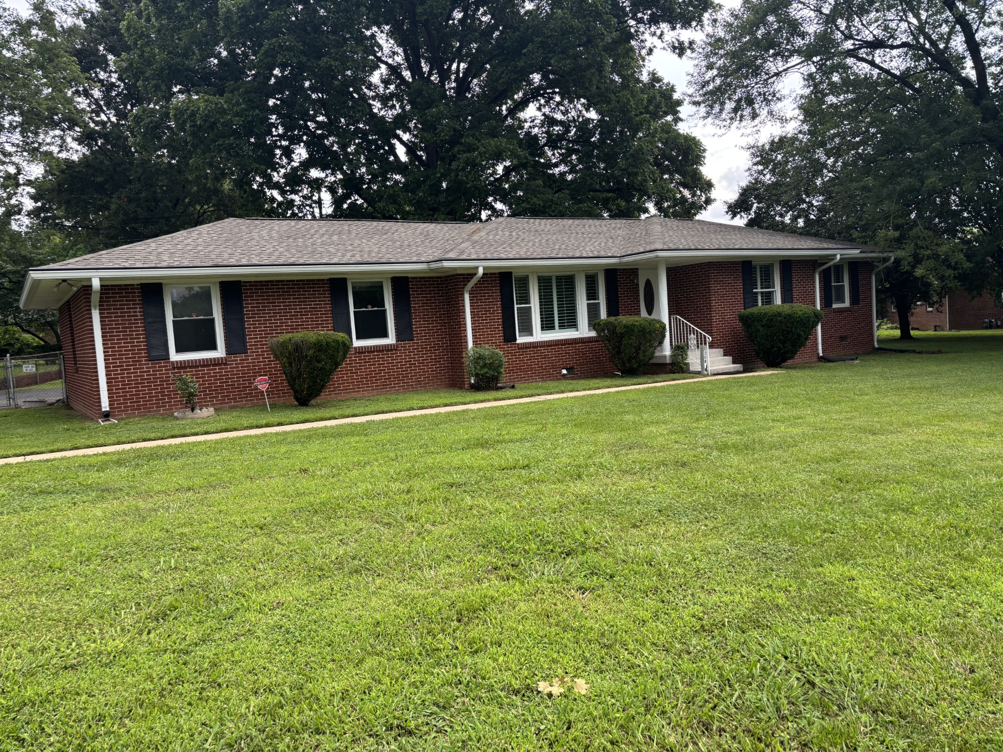 208 Apache Trail Columbia, TN 38401 - Photo 2 of 38