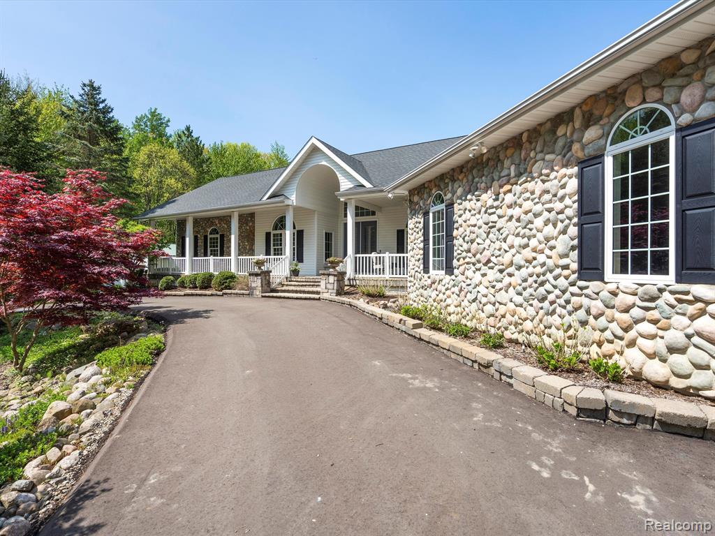 10333 Gibbs Road Clarkston, MI 48348 - Photo 80 of 87
