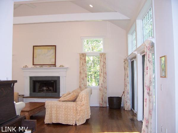 256 Pond Road West Tisbury, MA 02568 - Photo 3 of 14 http://d1qzqeyxiitrap.cloudfront.net/photos/18122/600/6621f14a.jpg