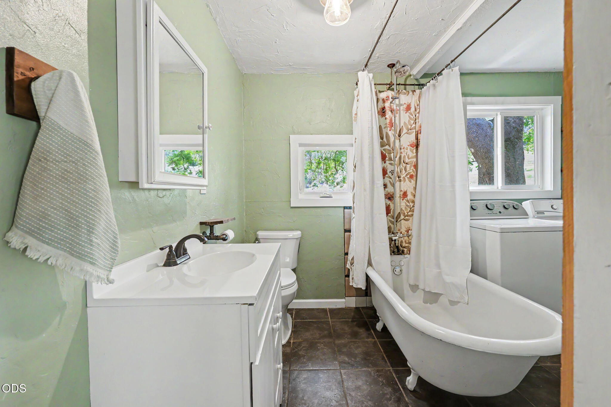 5758 Sterling Creek Road Jacksonville, OR 97530 - Photo 9 of 51