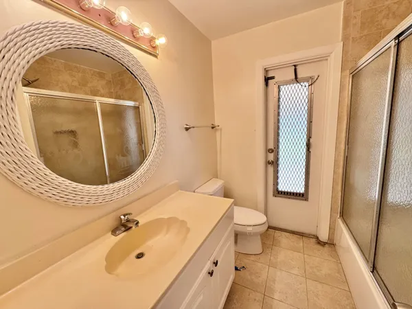 $3,100 | 200 Southwest 4th Street, Boca Raton, FL 33432