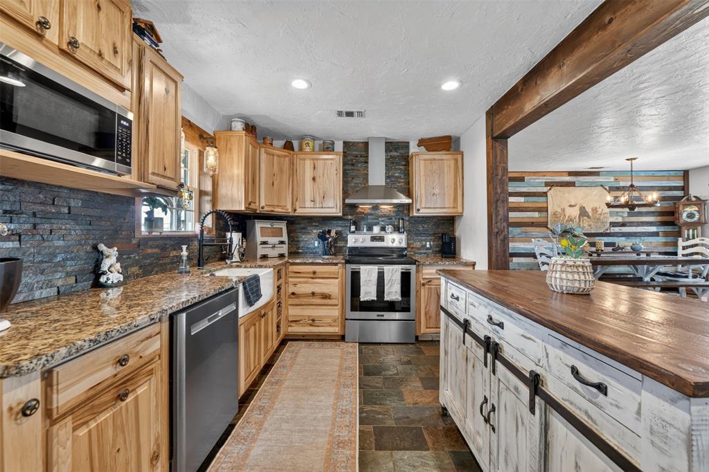 1102 Old Base Road Aurora, TX 76078 - Photo 12 of 37