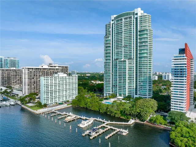 $16,000,000 | 1643 Brickell Avenue, Unit PH4901, Miami, FL 33129