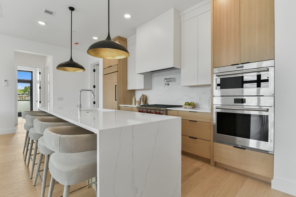 14 Green Street, Unit PH1 Brookline, MA 02446 - Photo 3 of 42