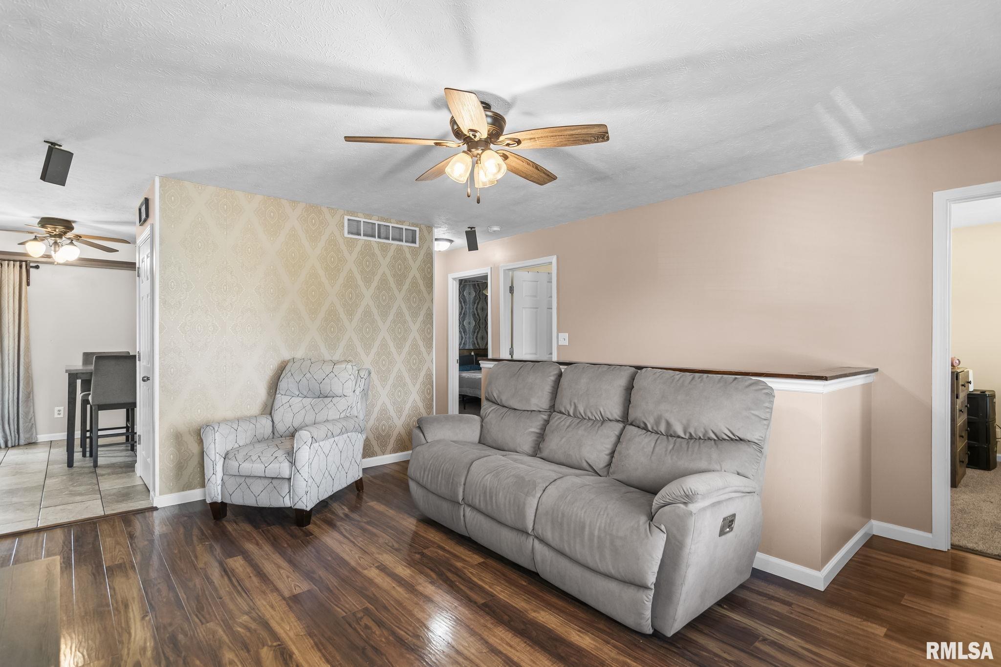 3916 Marie Drive Springfield, IL 62707 - Photo 4 of 39 Gallery Image 4