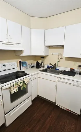 $3,100 | 164 Galen Street, Unit 25, Watertown, MA 02472