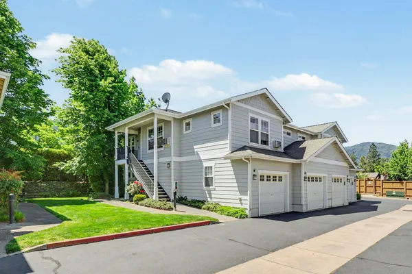 $322,500 | 2214 McCall Drive, Ashland, OR 97520