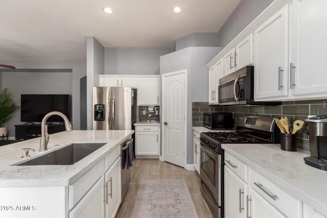 $2,800 | 1676 East Hawken Place, Chandler, AZ 85286