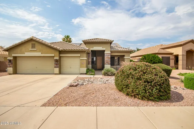 $2,800 | 1676 East Hawken Place, Chandler, AZ 85286