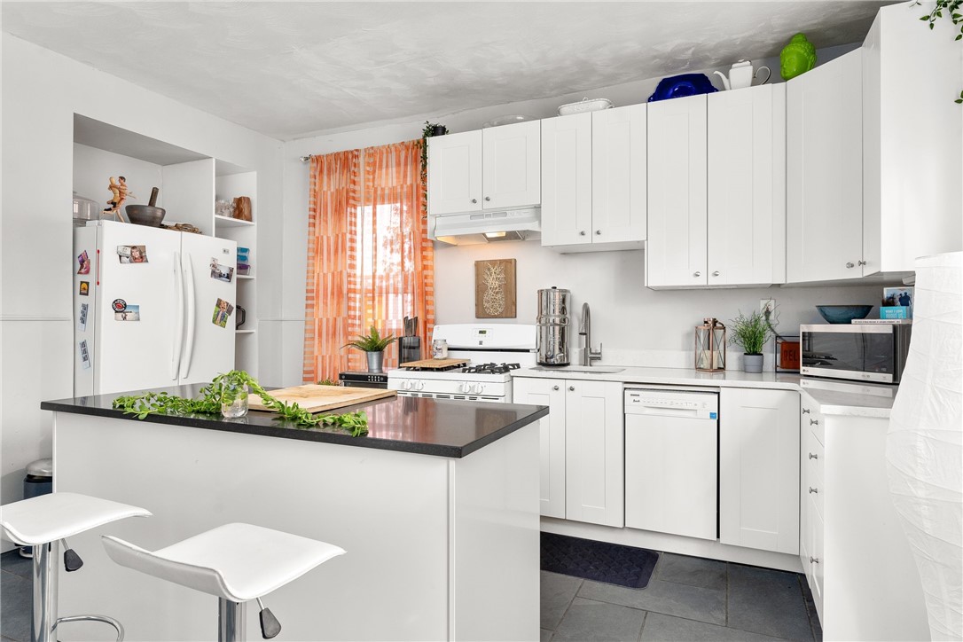 44 Messer Street Providence, RI 02909 - Photo 8 of 38