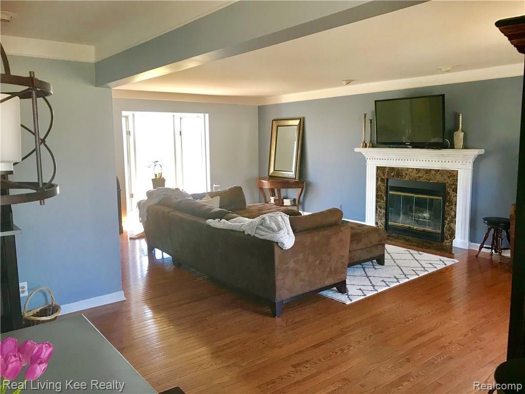 825 Augusta Drive Rochester Hills, MI 48309 - Photo 10 of 28
