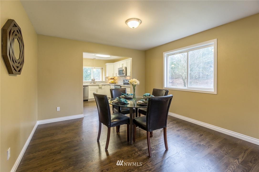 19511 Cook Road Southeast Yelm, WA 98597 - Photo 4 of 25 Gallery Image 4