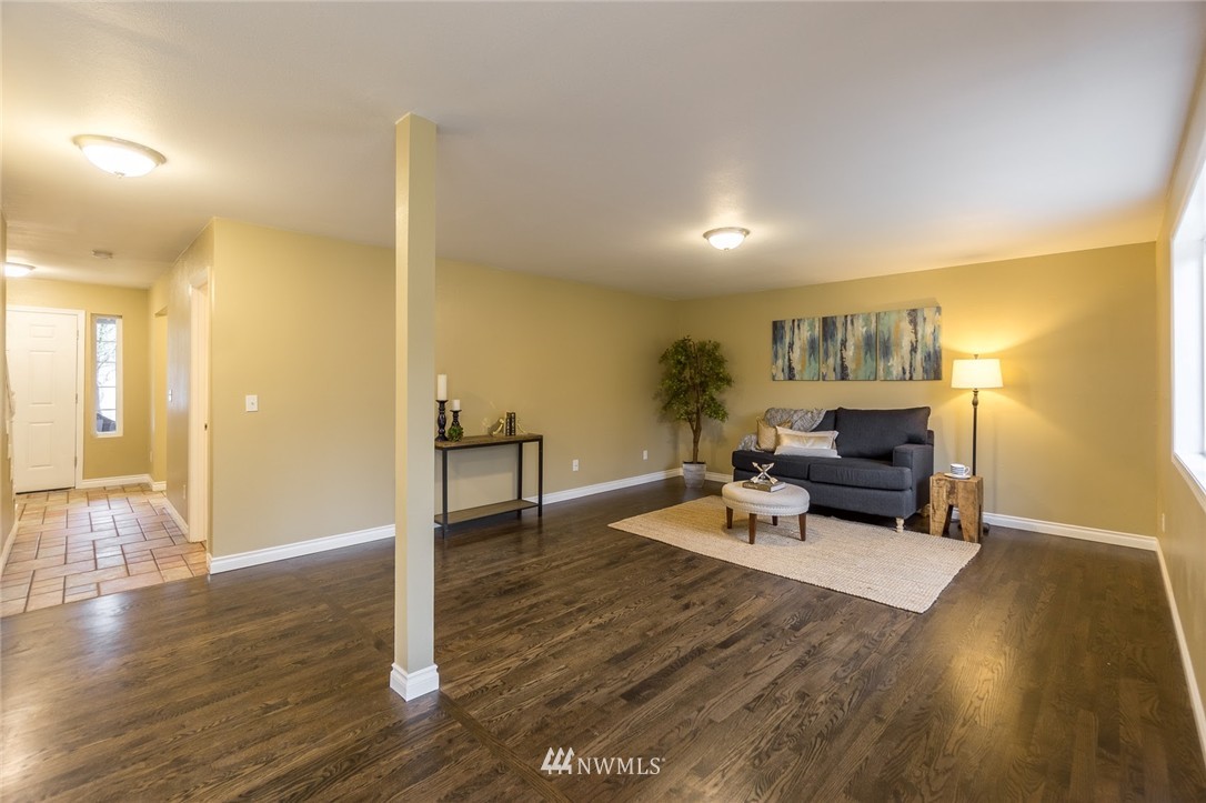 19511 Cook Road Southeast Yelm, WA 98597 - Photo 9 of 25 Gallery Image 9