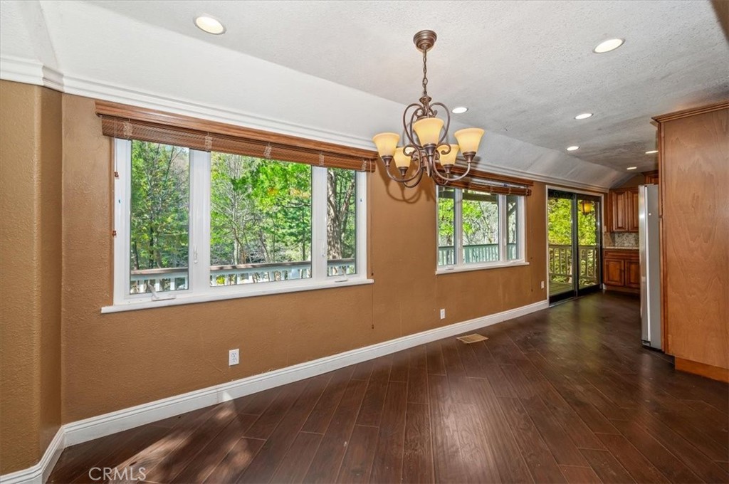 27297 Little Bear Road Blue Jay, CA 92317 - Photo 16 of 46 Dining Area