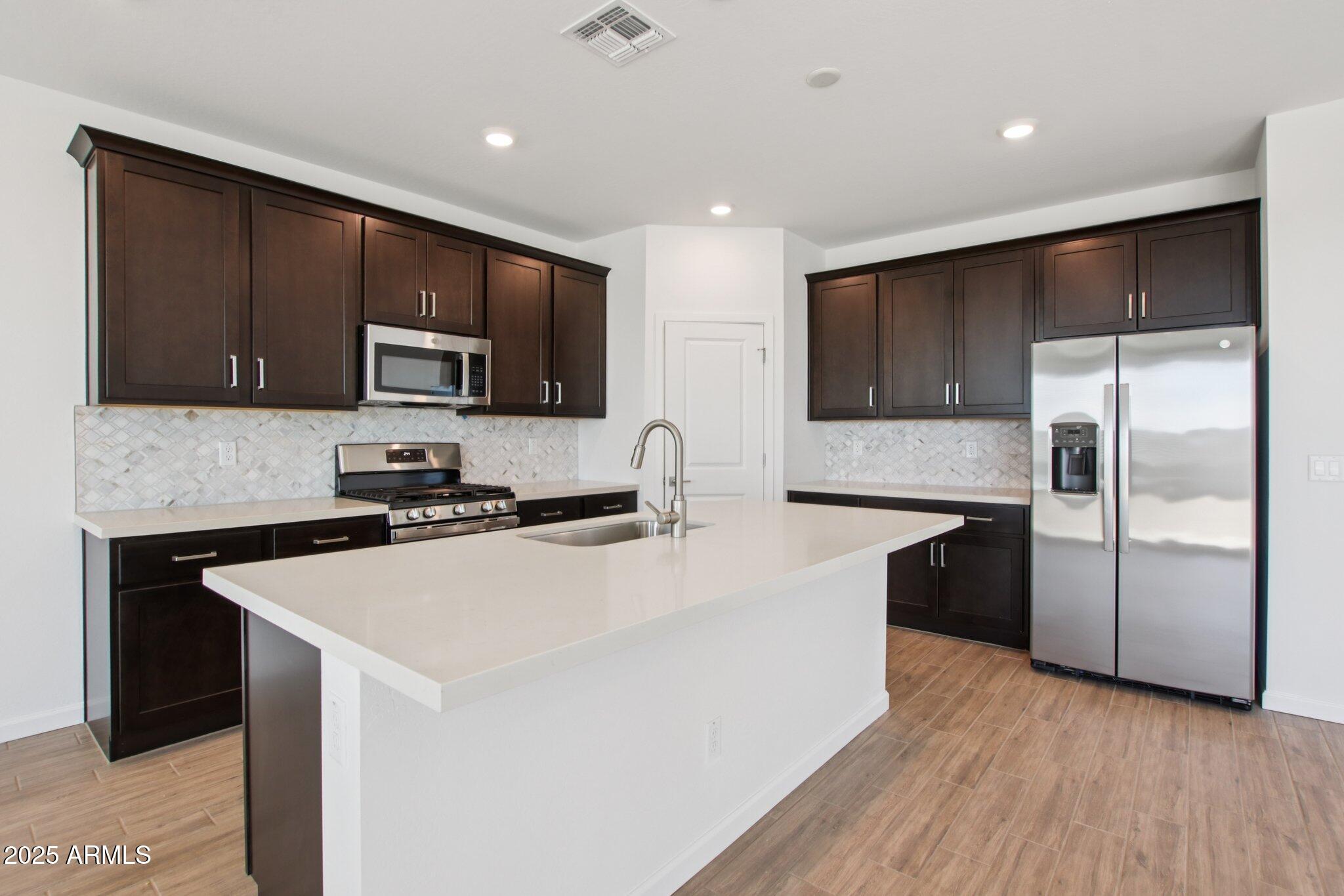 16189 West Bajada Road Surprise, AZ 85387 - Photo 13 of 44 13-web-or-mls-W Bajada Rd-S1709-013