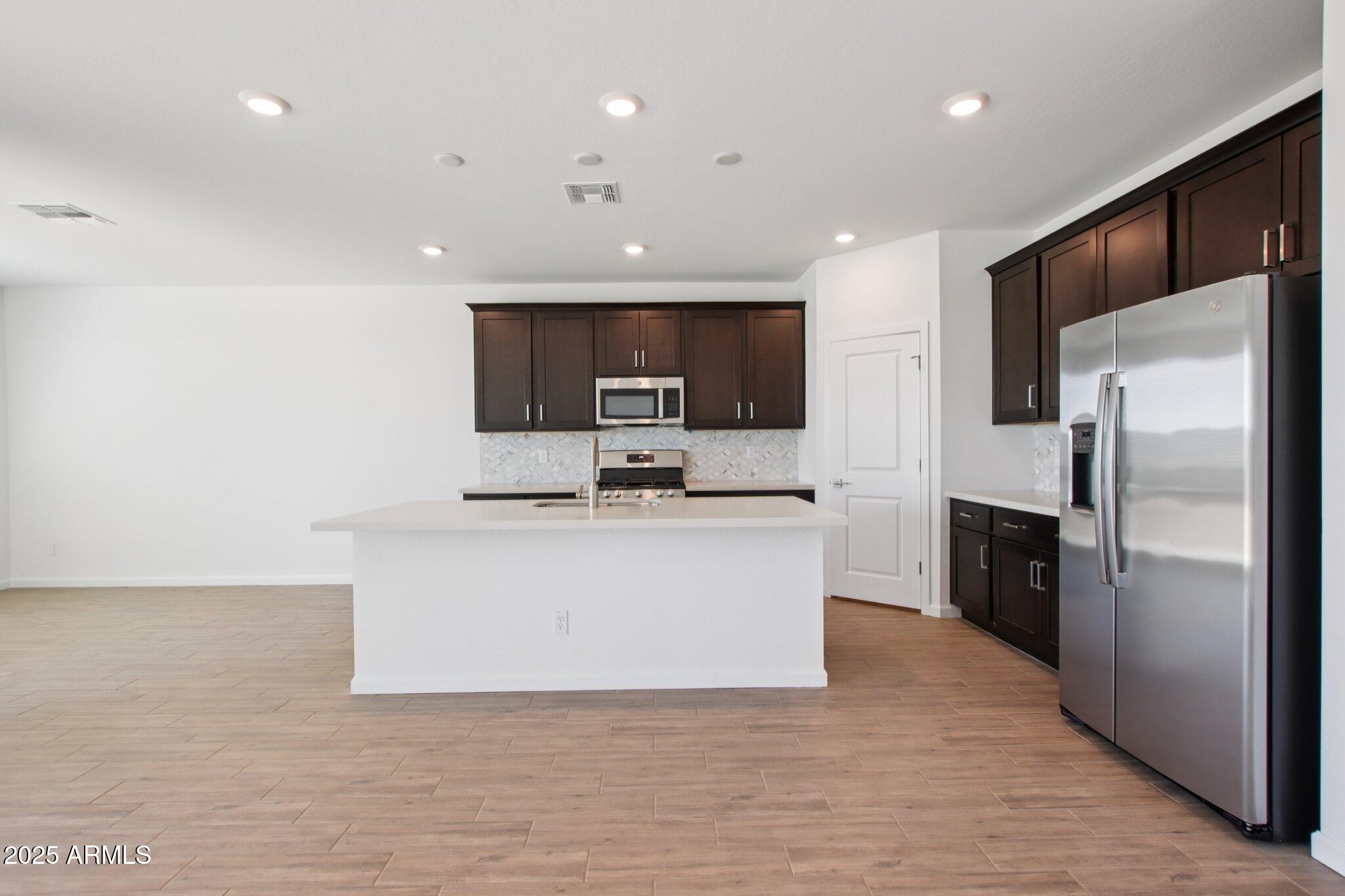 16189 West Bajada Road Surprise, AZ 85387 - Photo 14 of 44 14-web-or-mls-W Bajada Rd-S1709-014