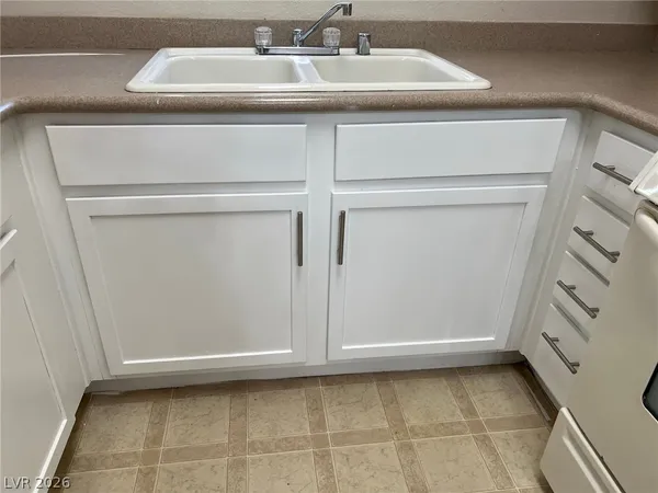 $1,500 | 2291 West Horizon Ridge Parkway, Unit 4222, Henderson, NV 89052