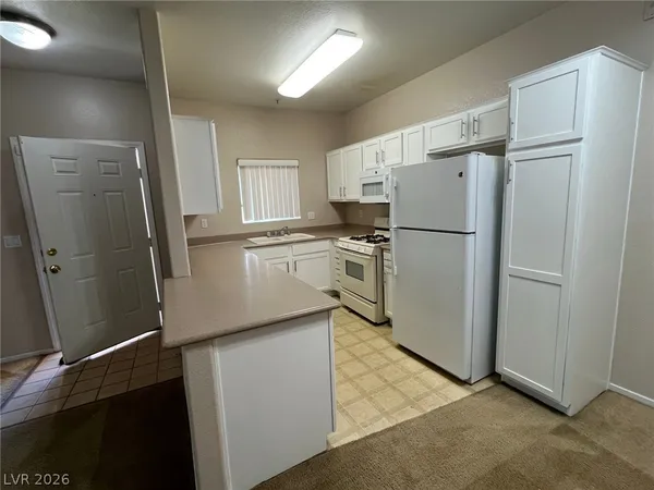$1,500 | 2291 West Horizon Ridge Parkway, Unit 4222, Henderson, NV 89052